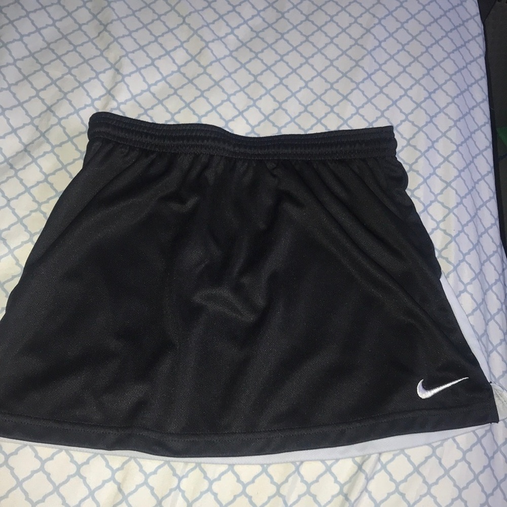 Nike white and black skirt